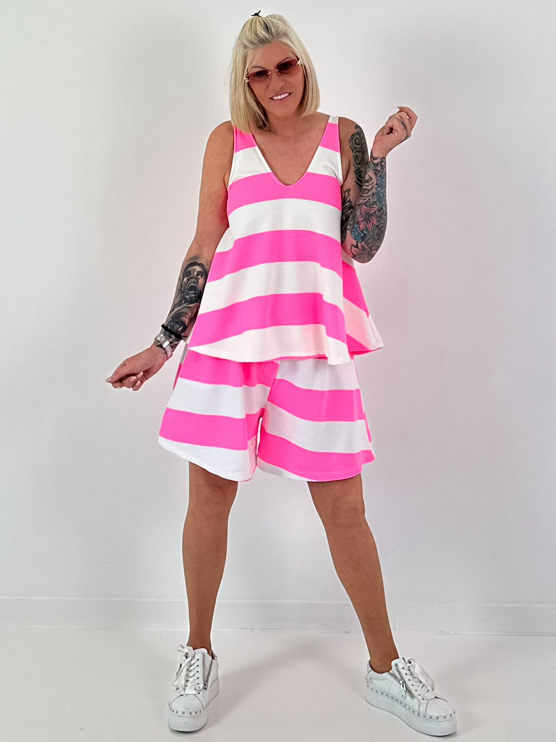 Two-piece with block stripes - white-neon pink