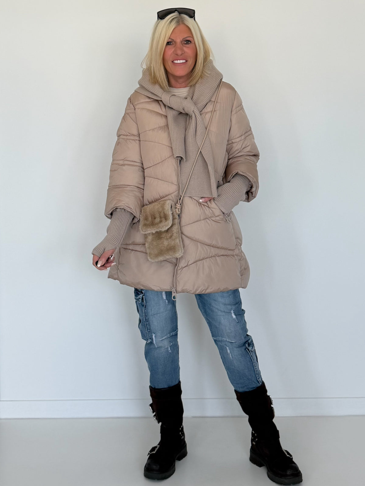 Winterjacke 2 Looks mit Stulpenärmeln und abnehmbarem Strickeinsatz - beige
