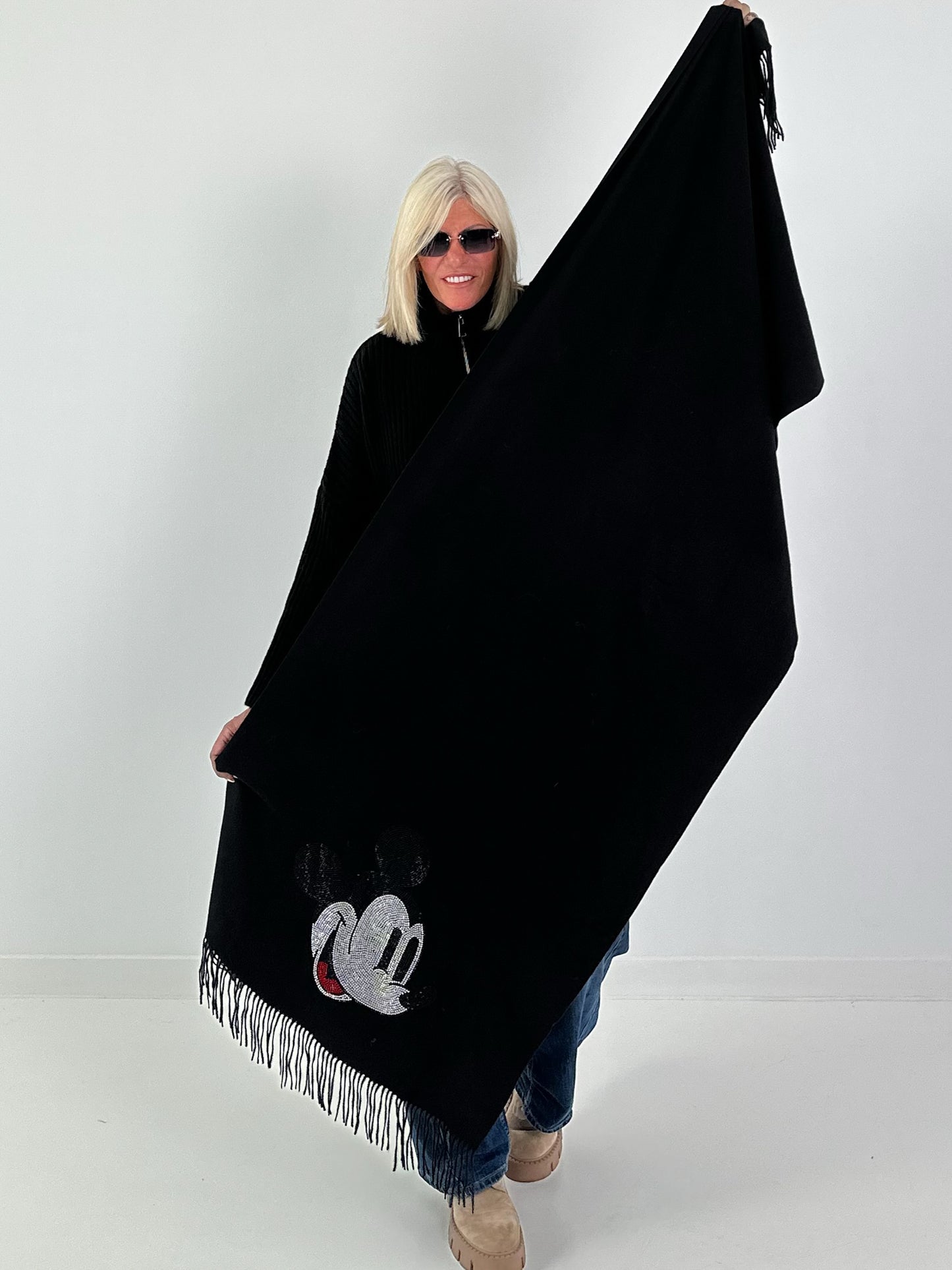XXL Schal Mit Comic Strass Print - schwarz
