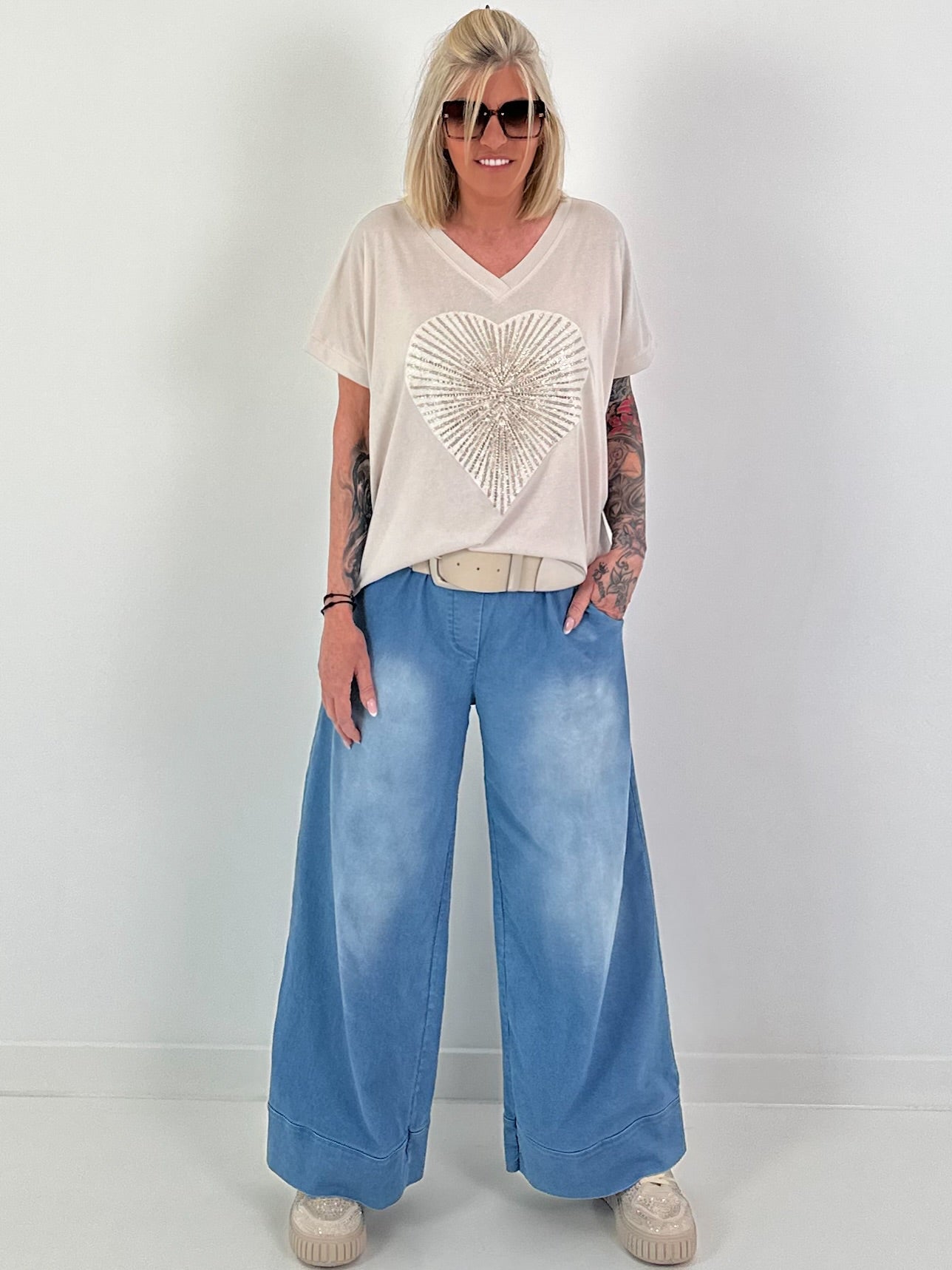 T-Shirt with Rhinestone Heart - beige