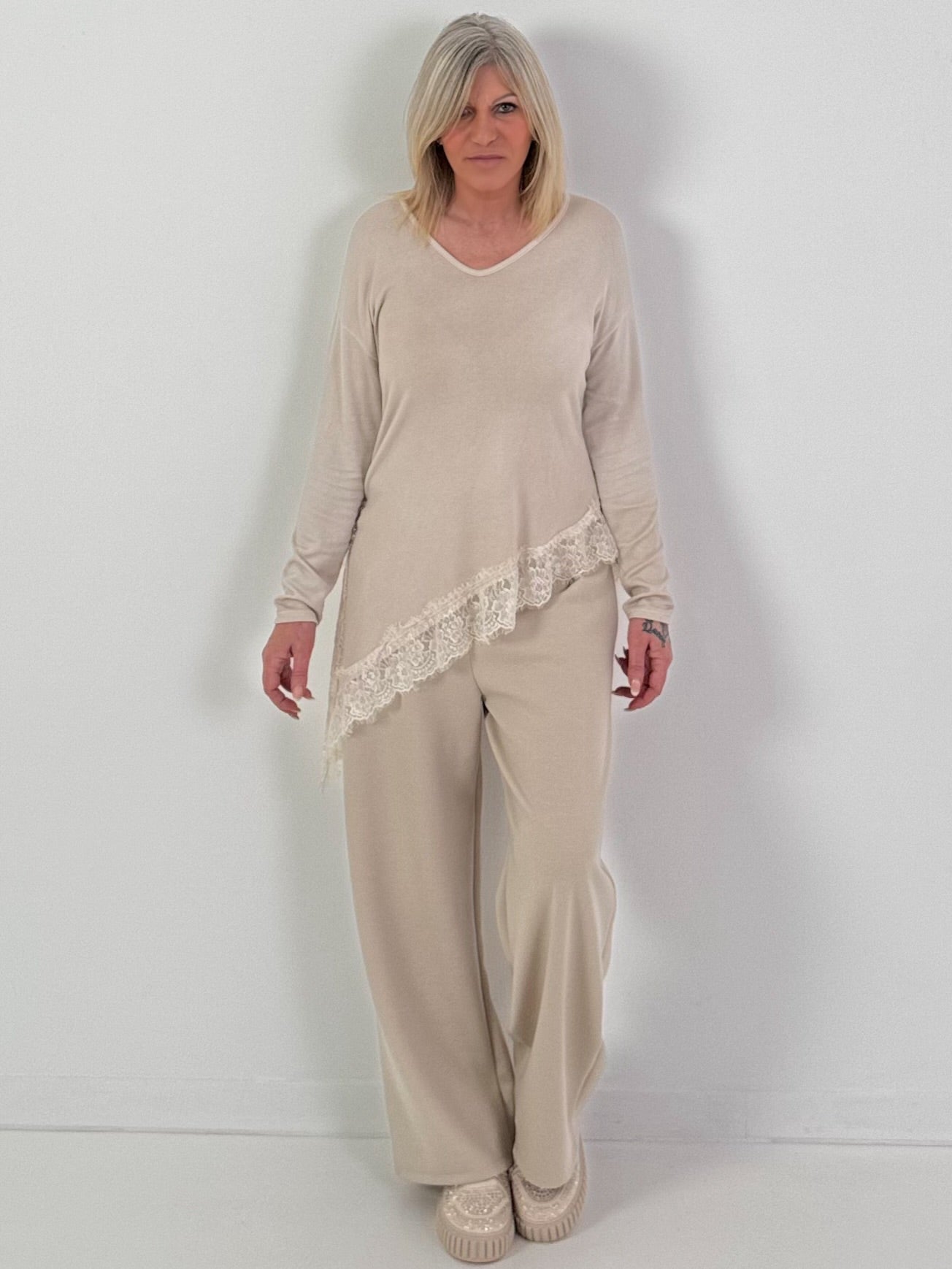Feinstrick Pullover Modell "Velvet Ease" - beige