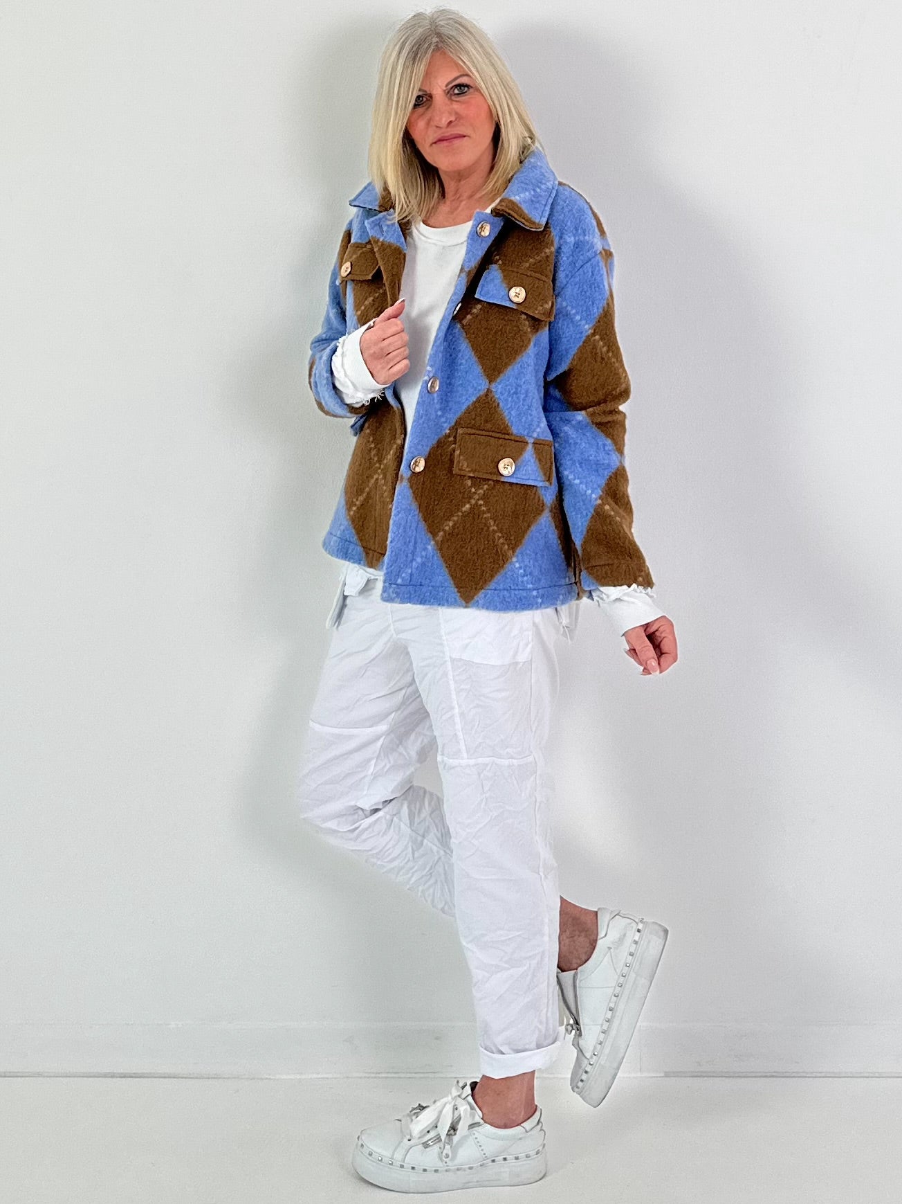 Jasmodel "Agyle Allure" - blauwbruin