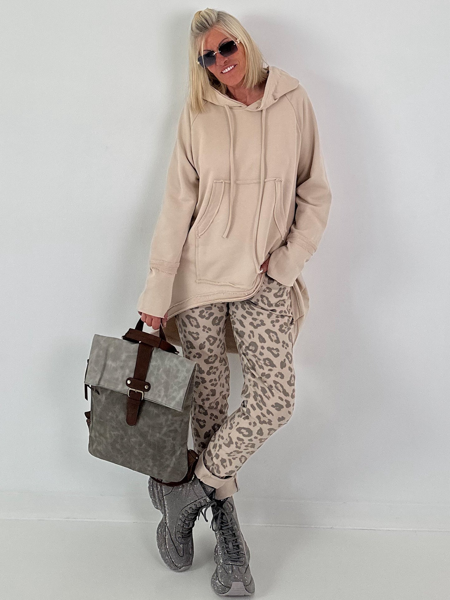 Hose mit elastischem Bund  - leo -beige ( lieferbar ab 15.07.26)