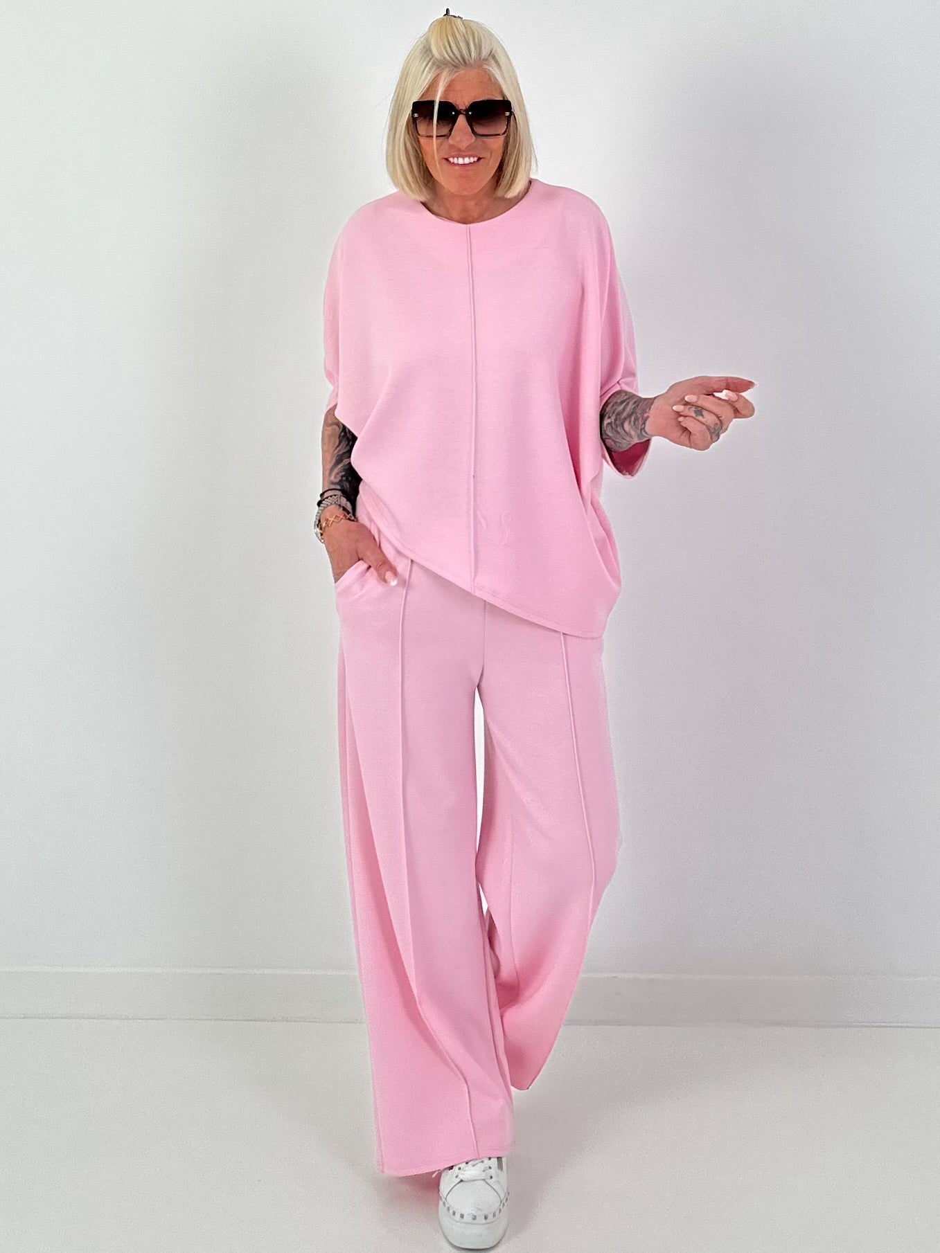 Two-piece set with asymmetrical shirt - pink