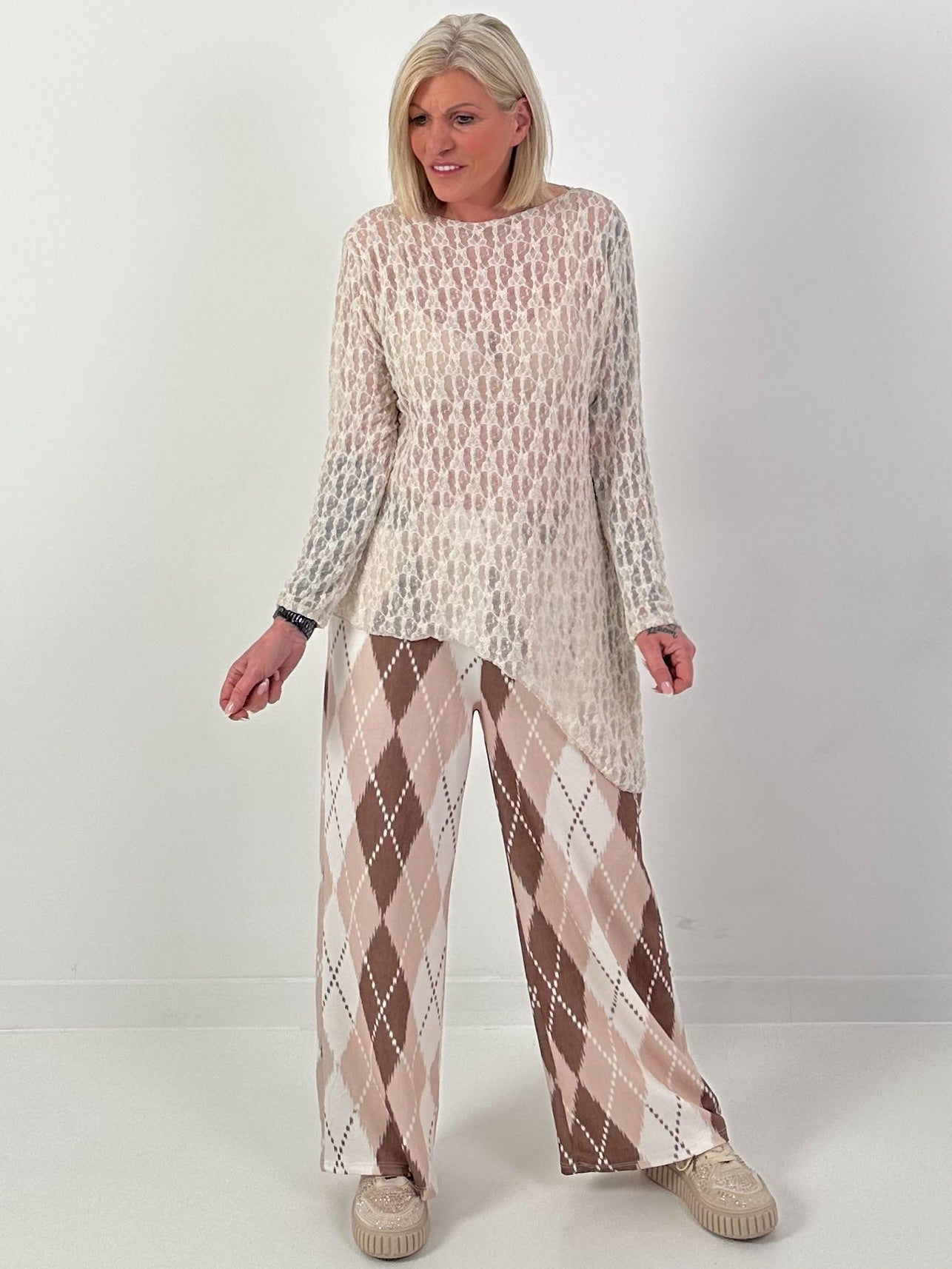 Hose mit Rautenmuster - beige-braun-weiss