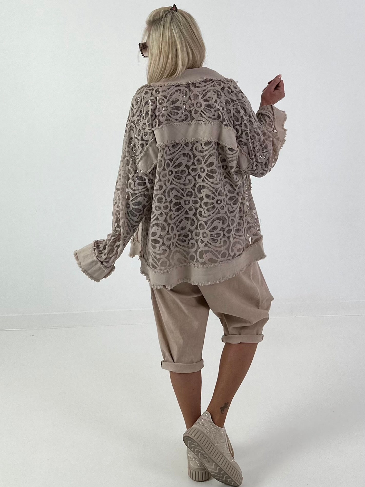 Jeansjacke mit floralem Netzeinsatz - beige ( lieferbar ab 26.05.26)