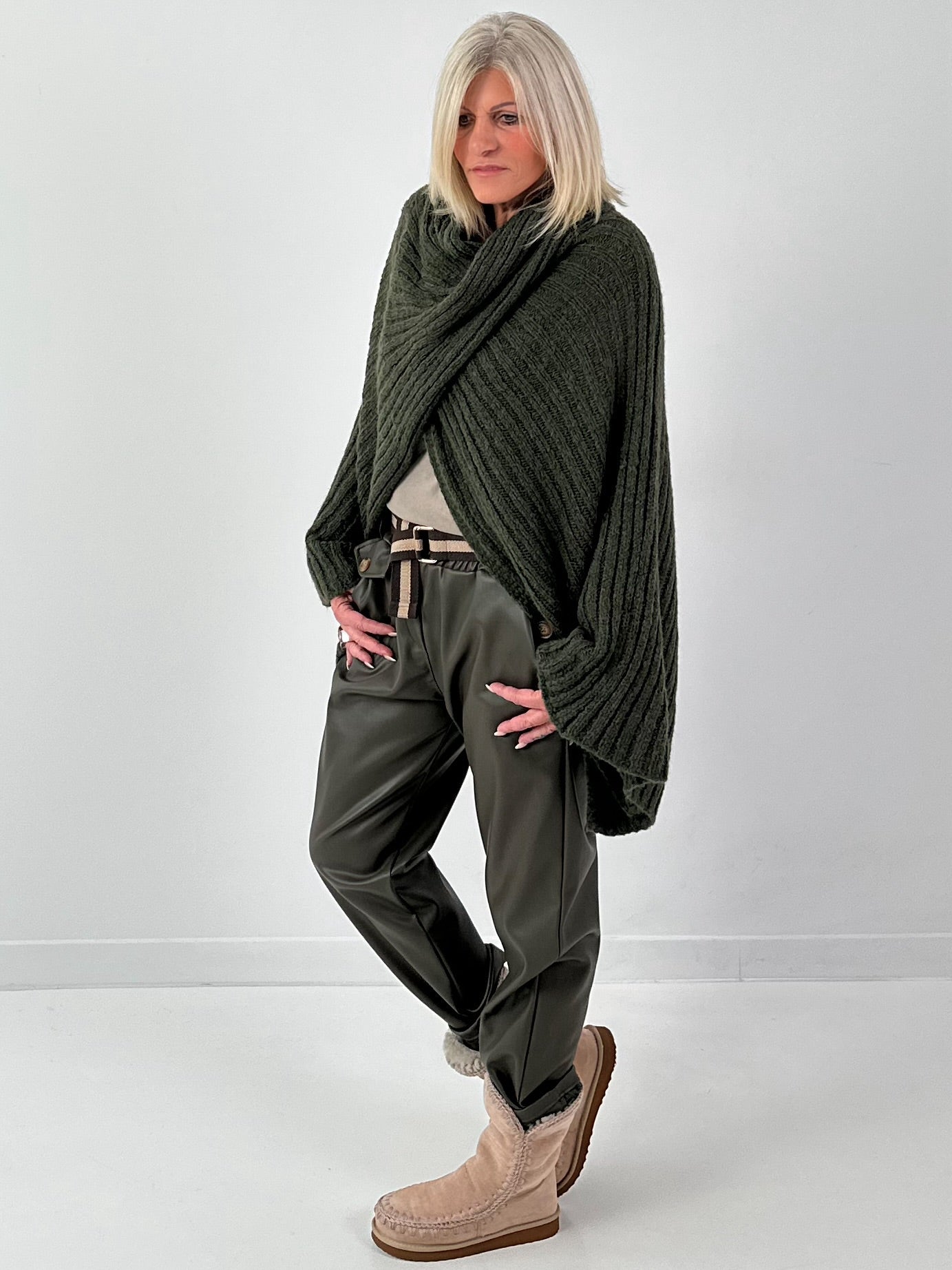 Poncho sweater model "Soul Warmer" - olive
