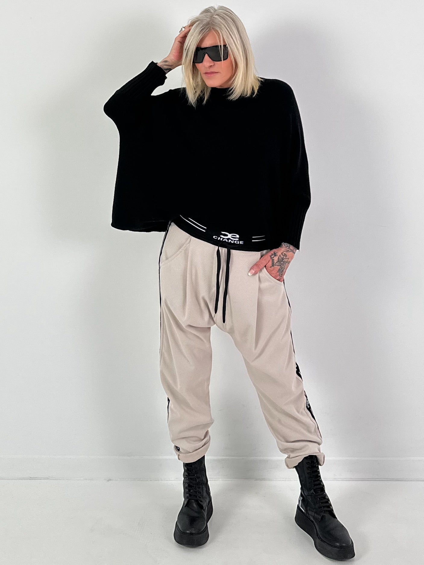 Baggy broek model "Change Flow" - beige