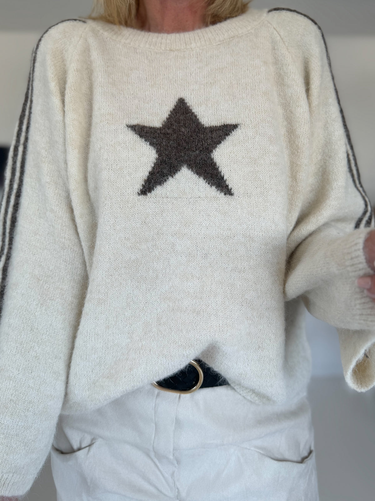 Kuscheliger Pullover mit Sternmotiv - beige-mokka