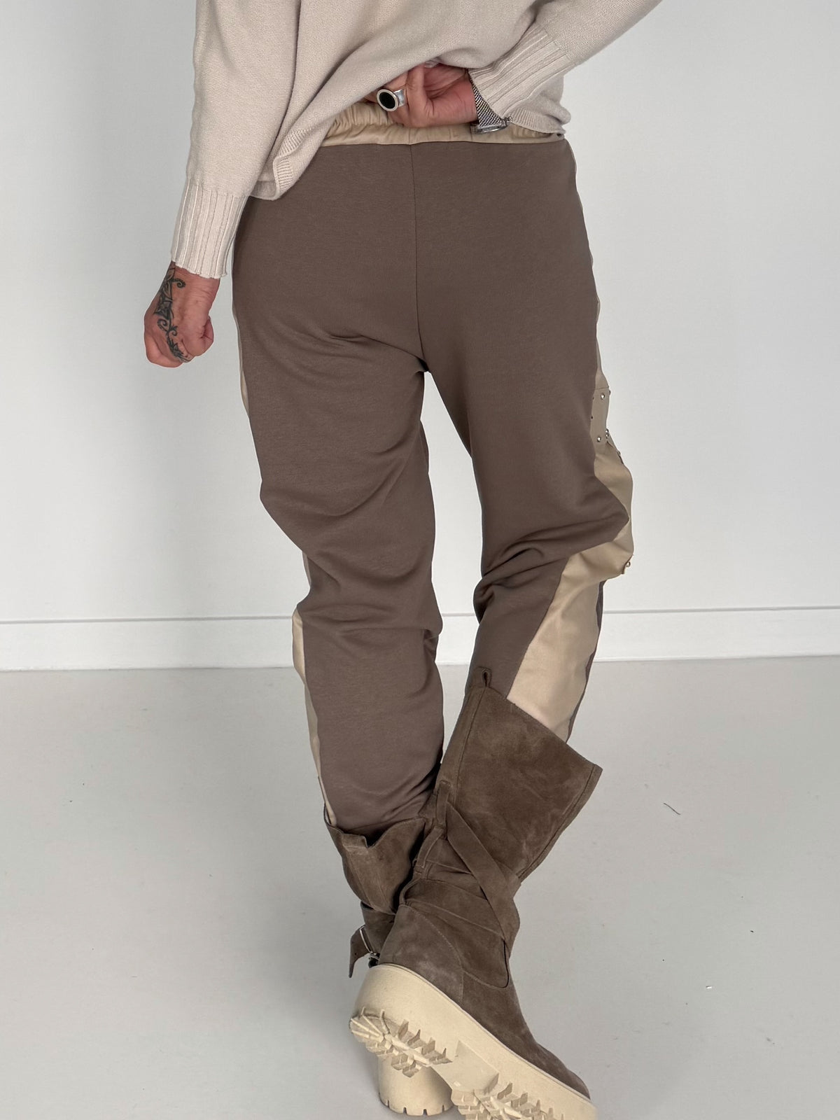 Sweathose im Materialmix - taupe-beige