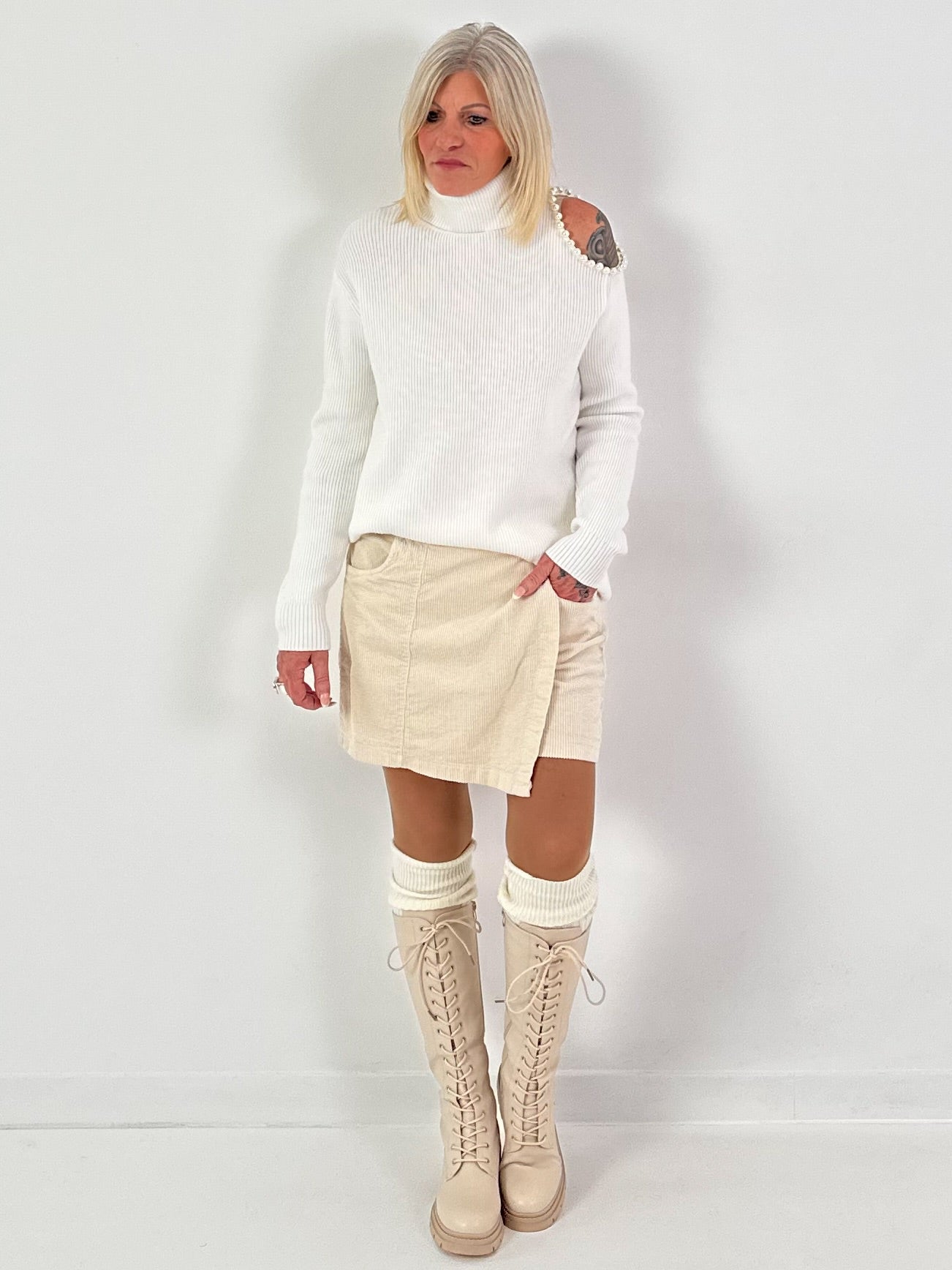 Skirt shorts model "Skorty" - ecru