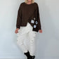 Sweater mit asymmetrischem Schnitt und Patches - mokka