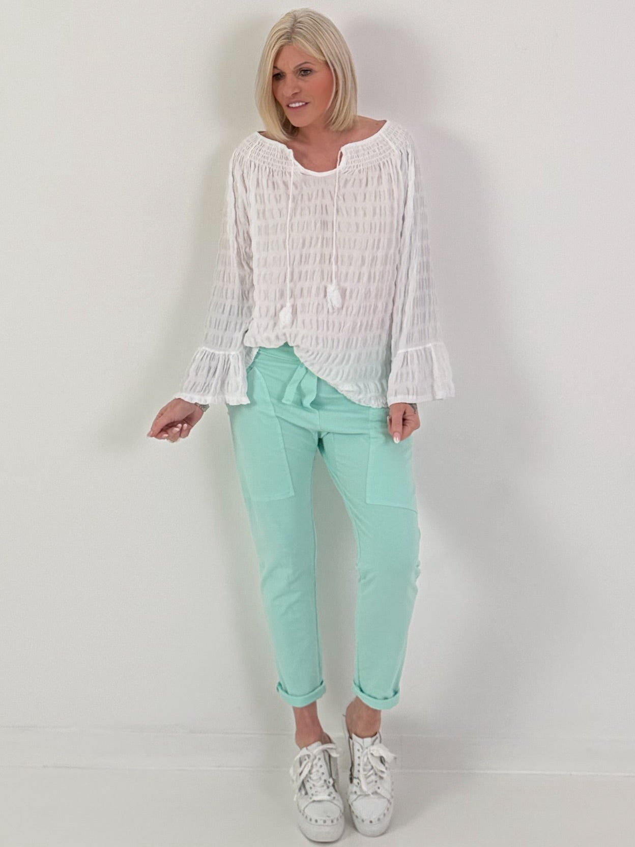 Structured tunic with tie belt and flounce sleeves - white