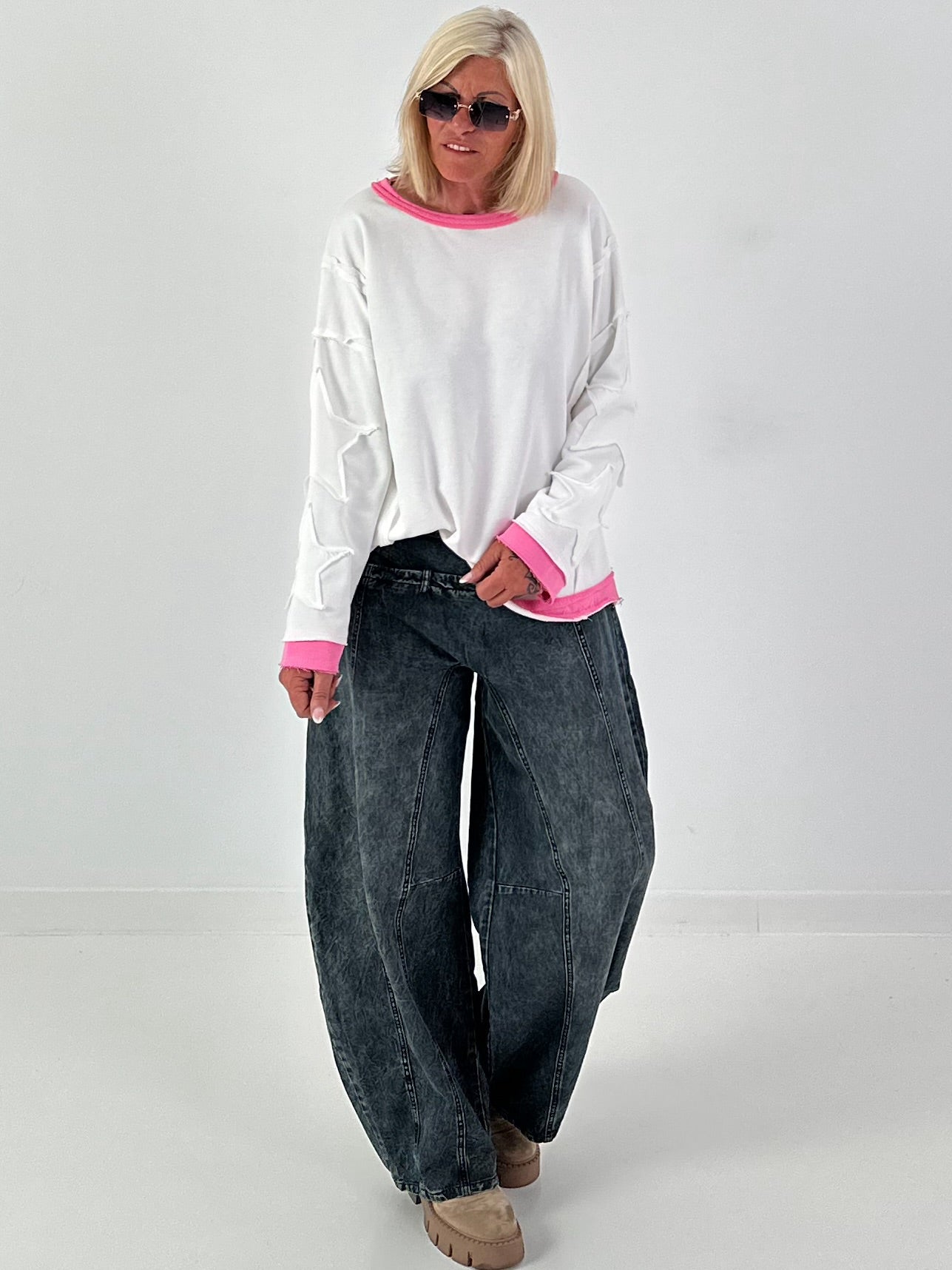Sweatshirt mit trendigen Sternelementen- weiss