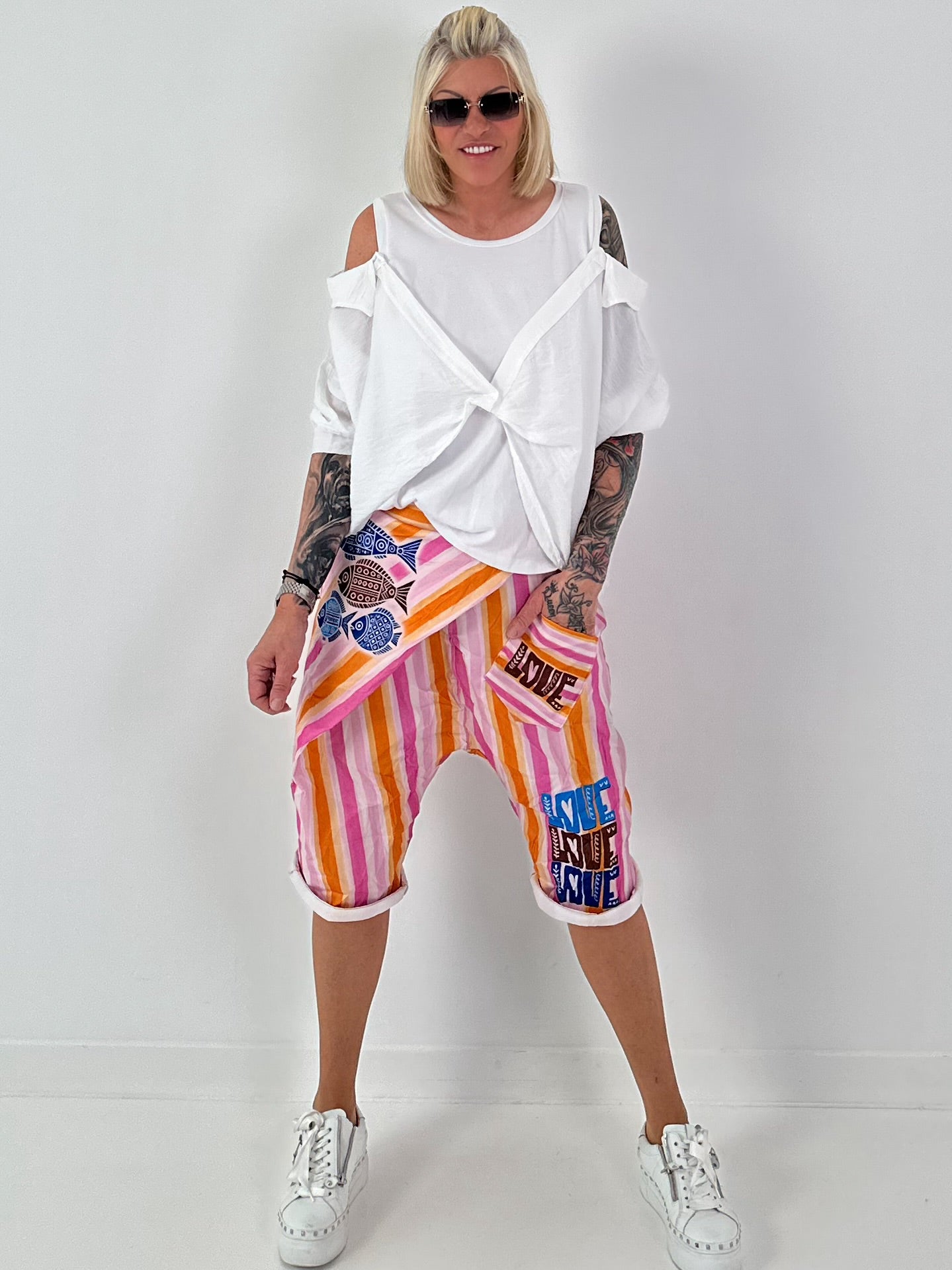 Short baggy shorts with overlap - beige