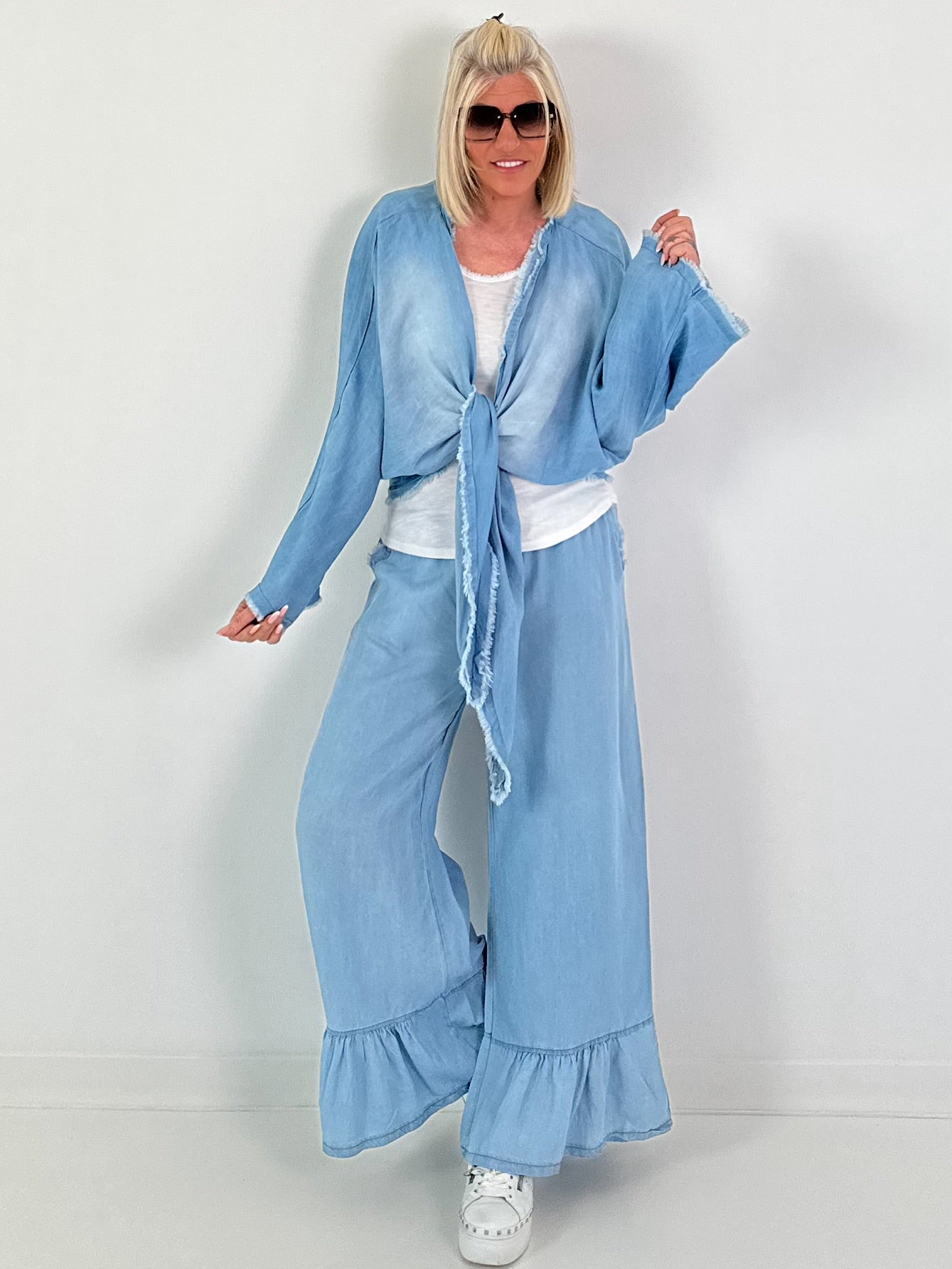 Jeansblouse met strikknoop - lichtblauw