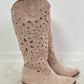 Boots with cut-out - beige
