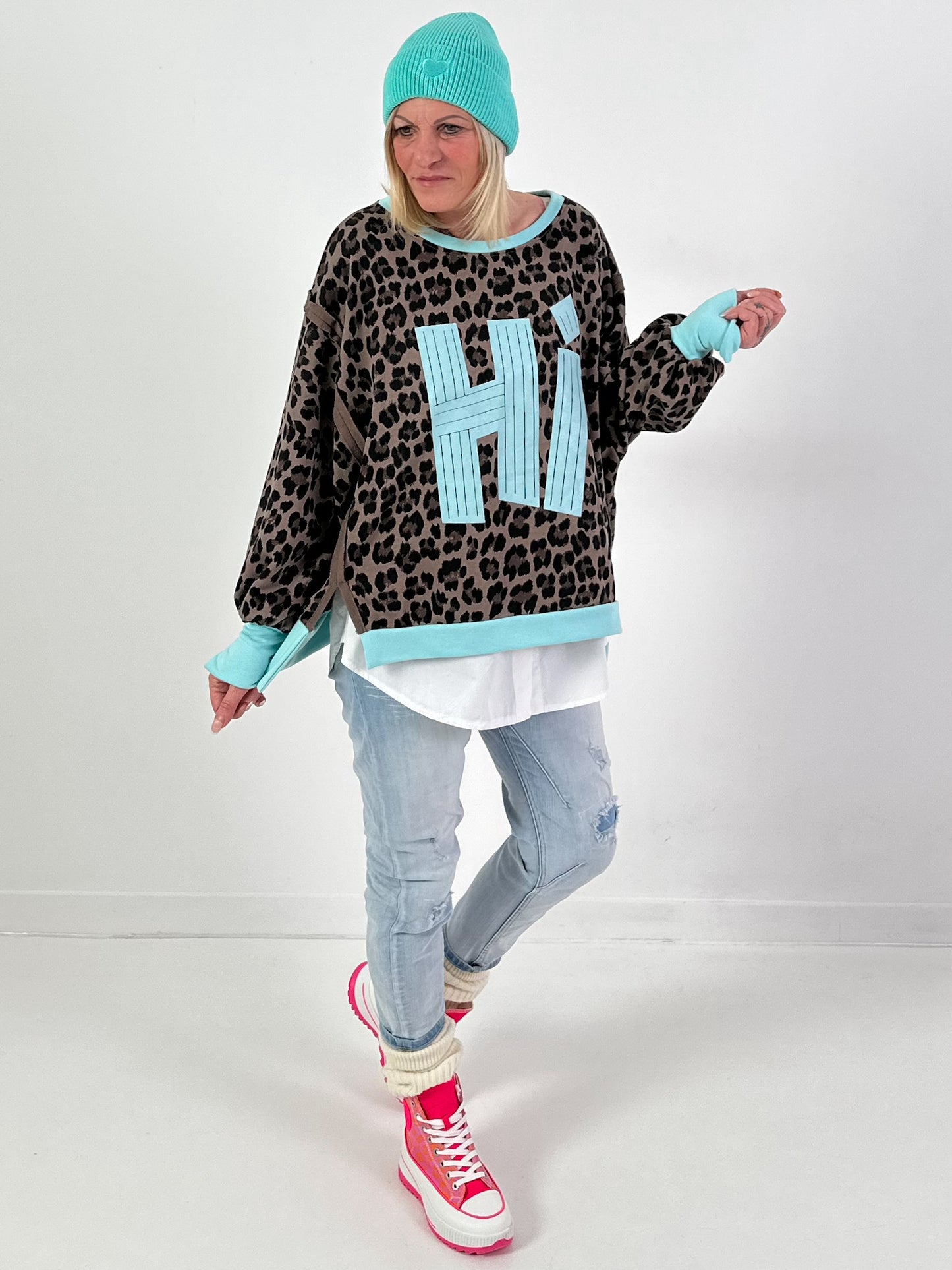 Sweater model "Hi Cat" - leo-light blue