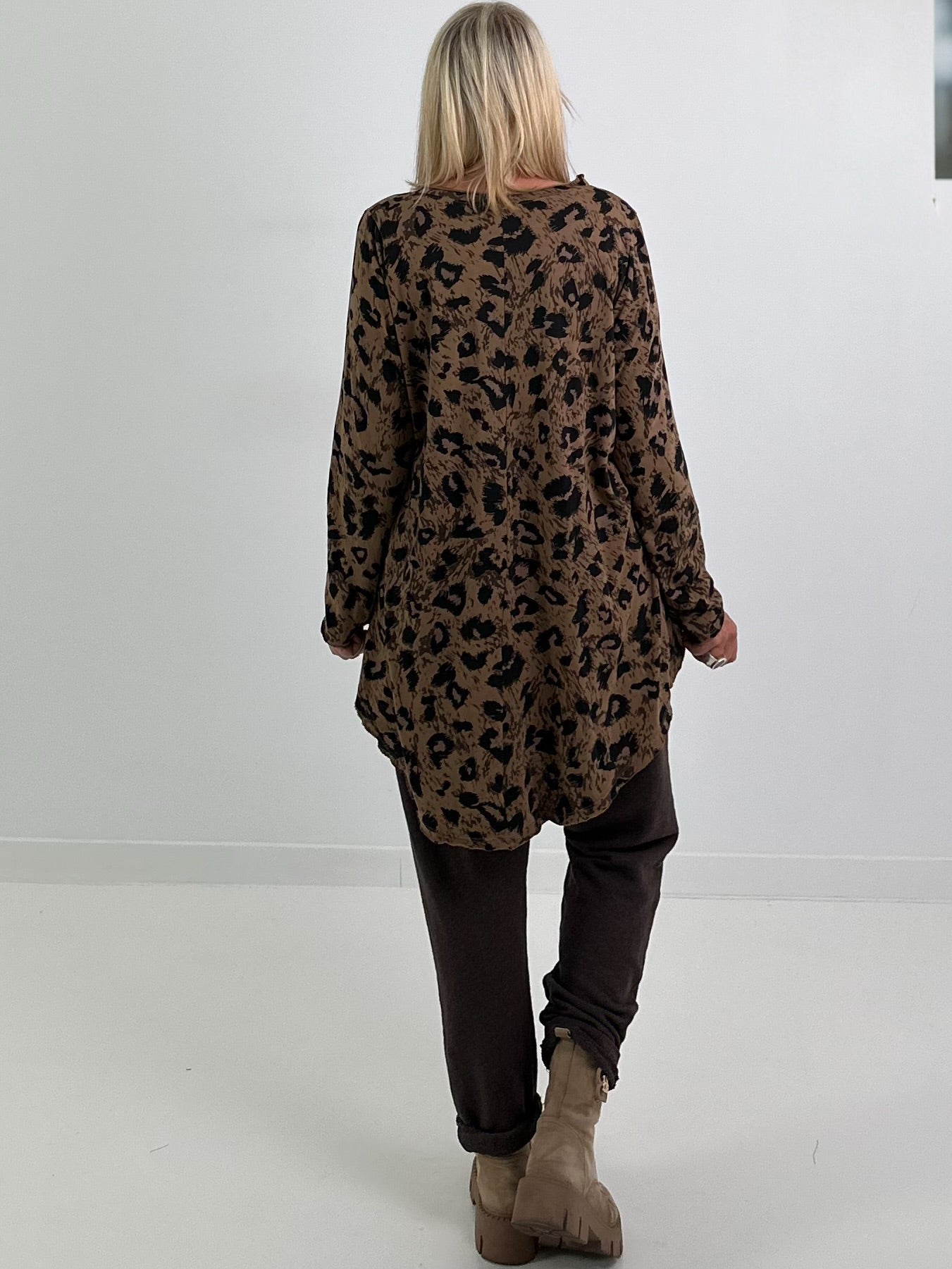 Shirt mit Leo-Print - camel