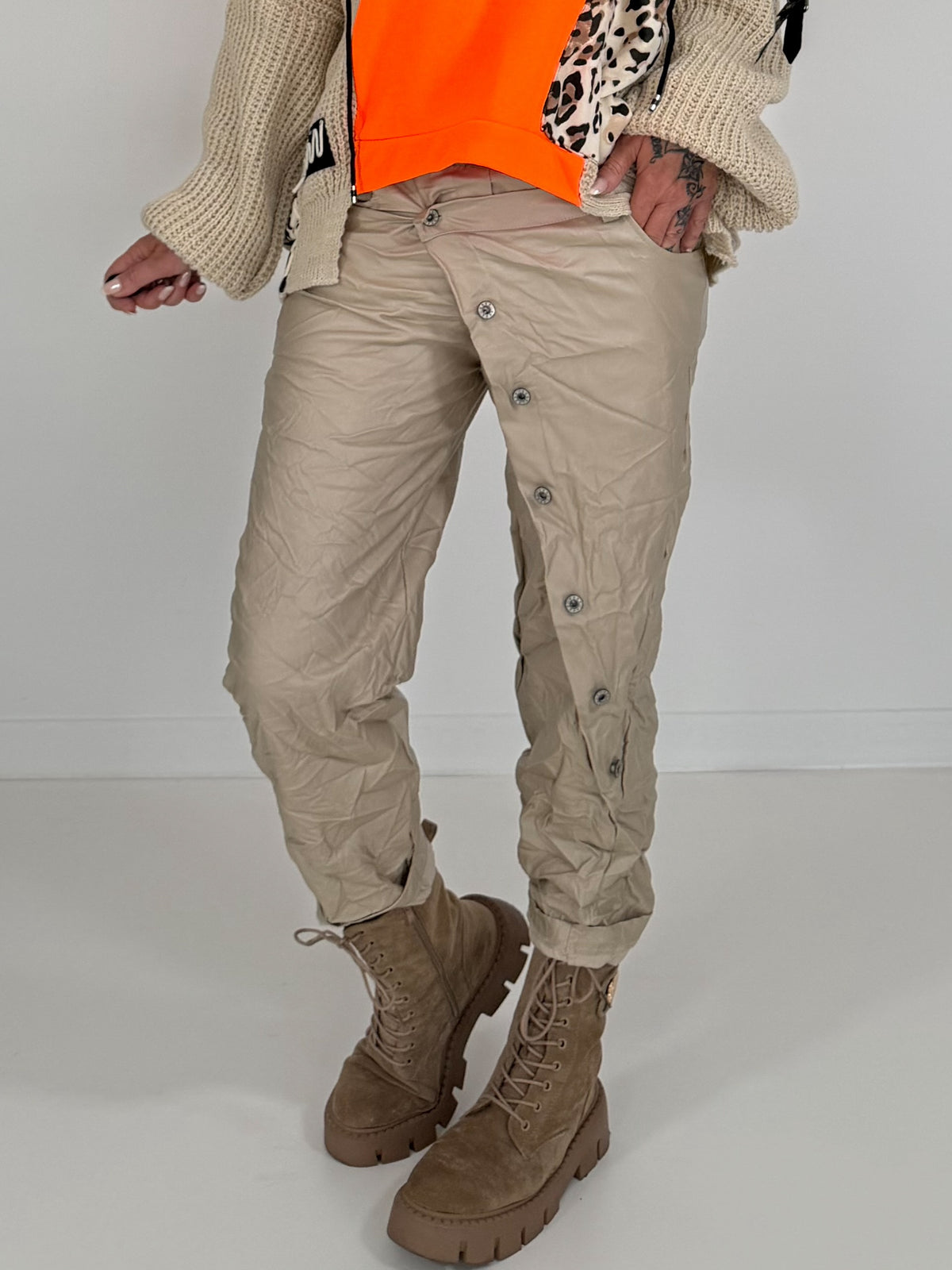 Vegane Lederhose Knopfleiste quer - beige