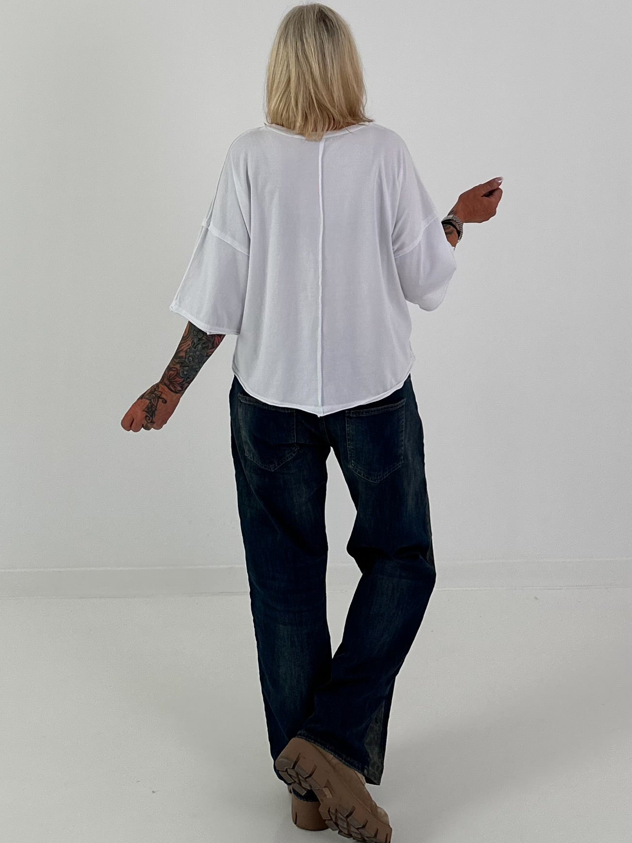 Shirt mit halben Arm und stylischen Außennähten - weiss