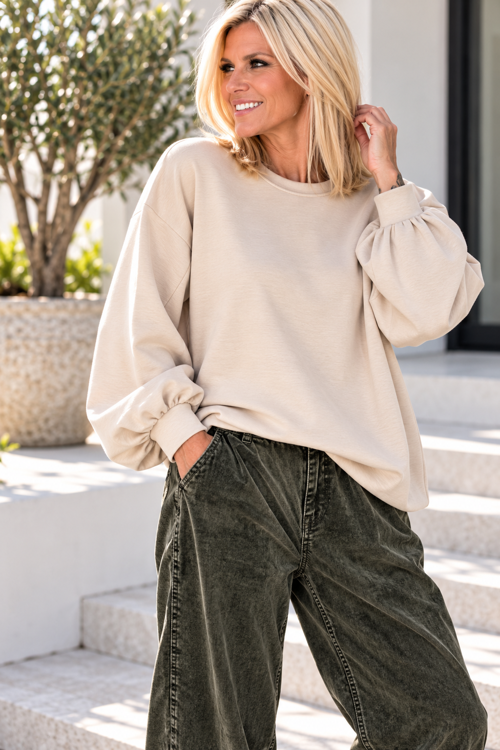 Balloon sweater with ruched sleeves - beige