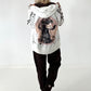 Stylische Sweatshirt Jacke mit großem Rückenpatch Dog - weiss