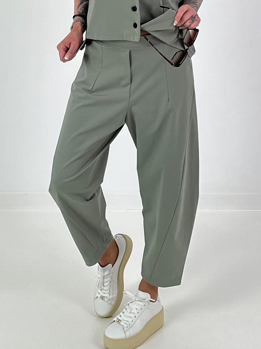 Balloon Trousers - khaki (available from 05/11/26)