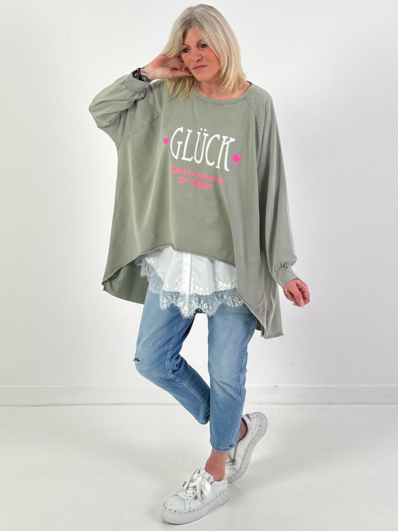 Oversized stonewashed Sweatshirt Modell "Glück..." - khaki