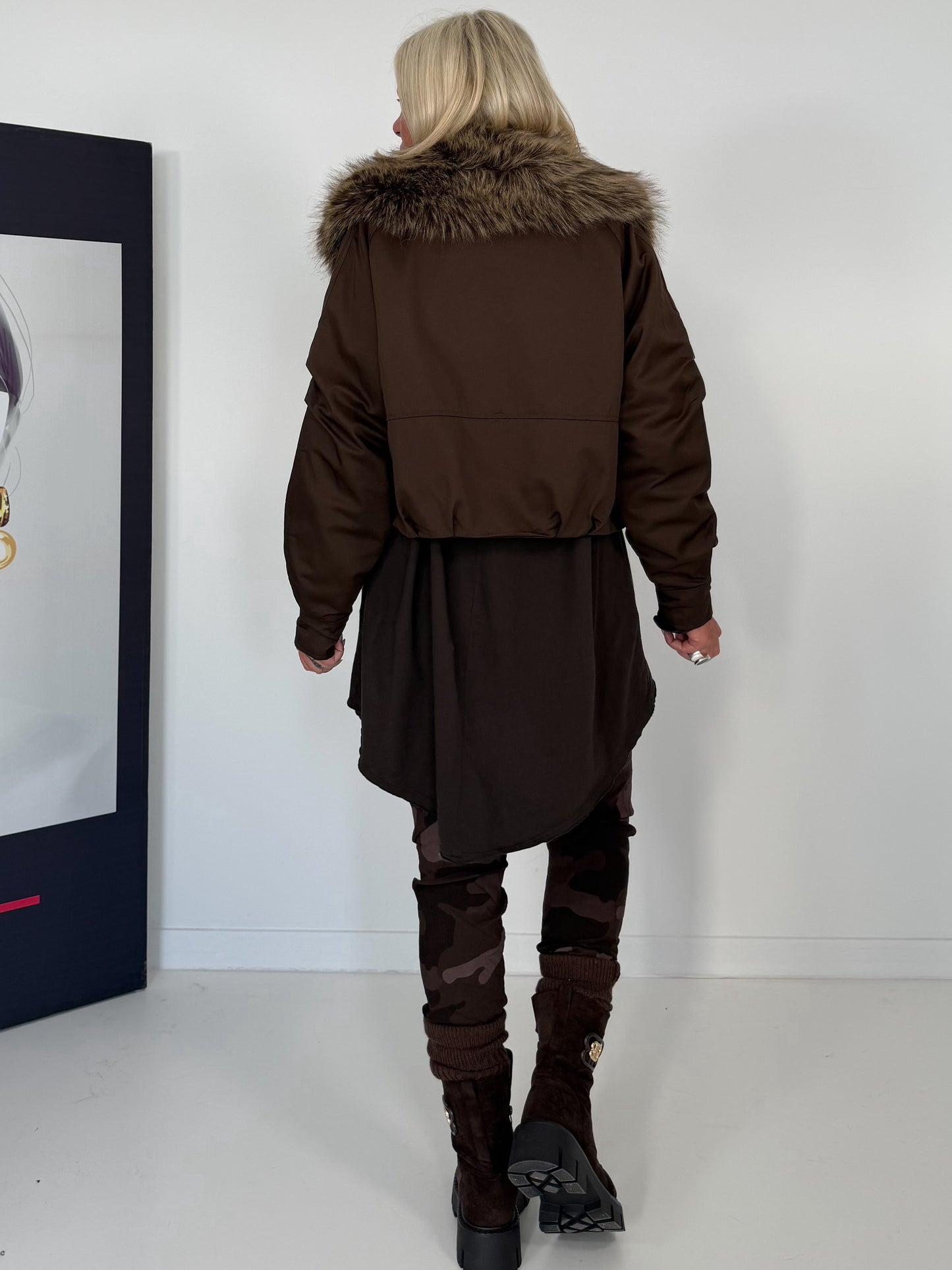 Jacke mit kuscheligem Fellkragen - mokka