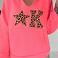 Hoodie mit Leo-Print und Nieten - neonpink
