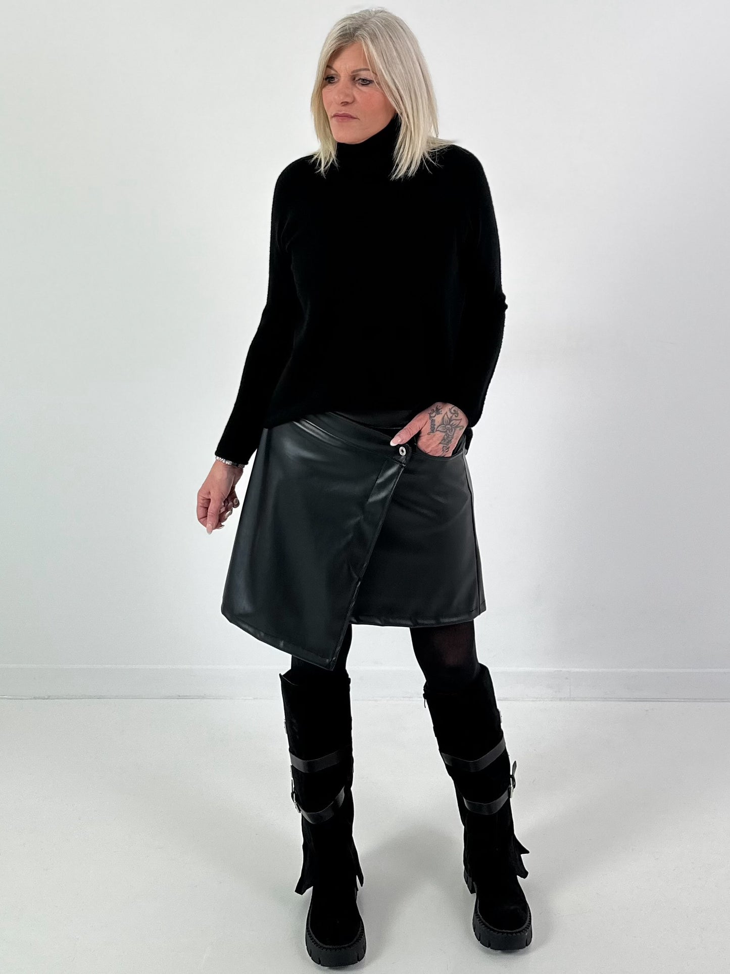 Leather-look skirt, model "Fearless Faux" - black