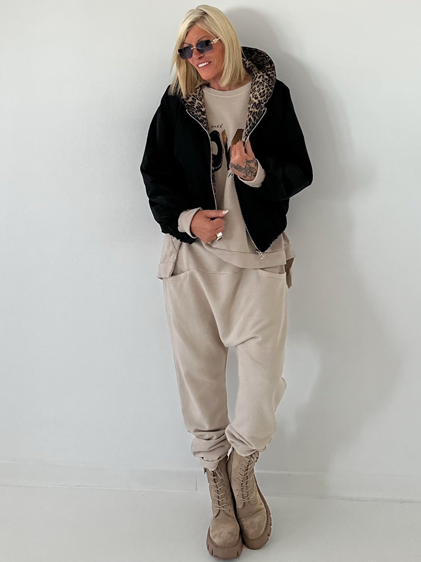 2 in 1 Jacke mit Leo-Print - schwarz