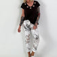 T-shirt with eyelet neckline - chocolate