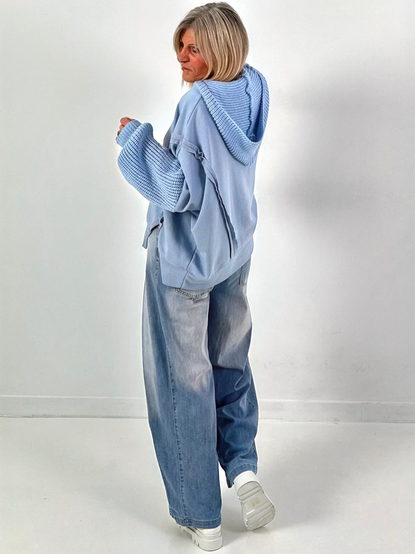 Materiaalmix hoodie model "Knit Fusion" - blauw