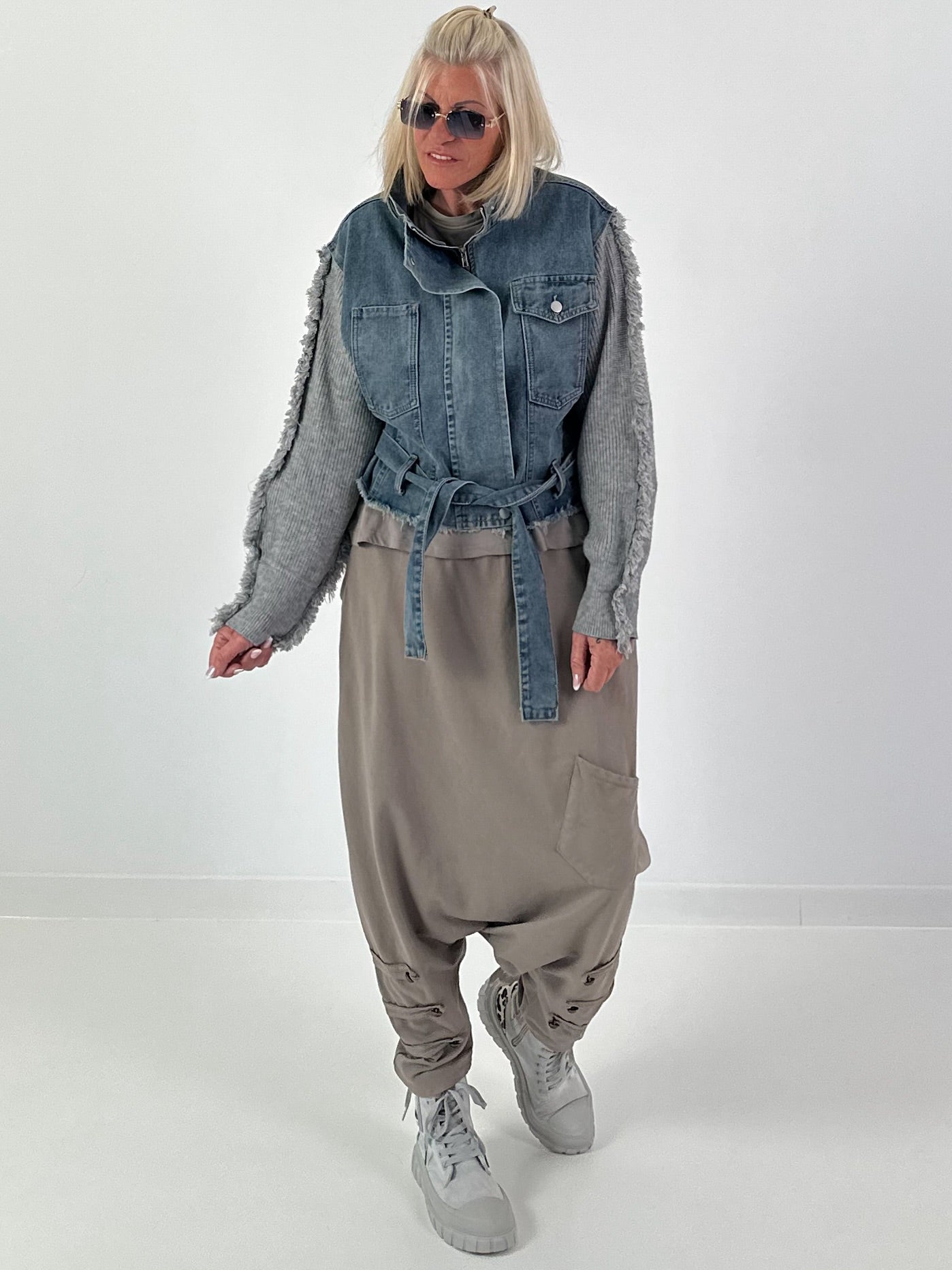 Jeansjacke mit Strickärmeln - denim-grau