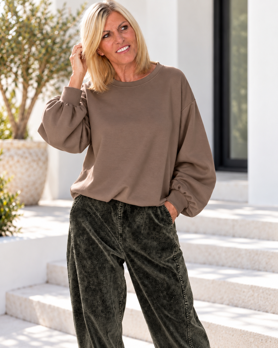 Balloon sweater with ruched sleeves - taupe
