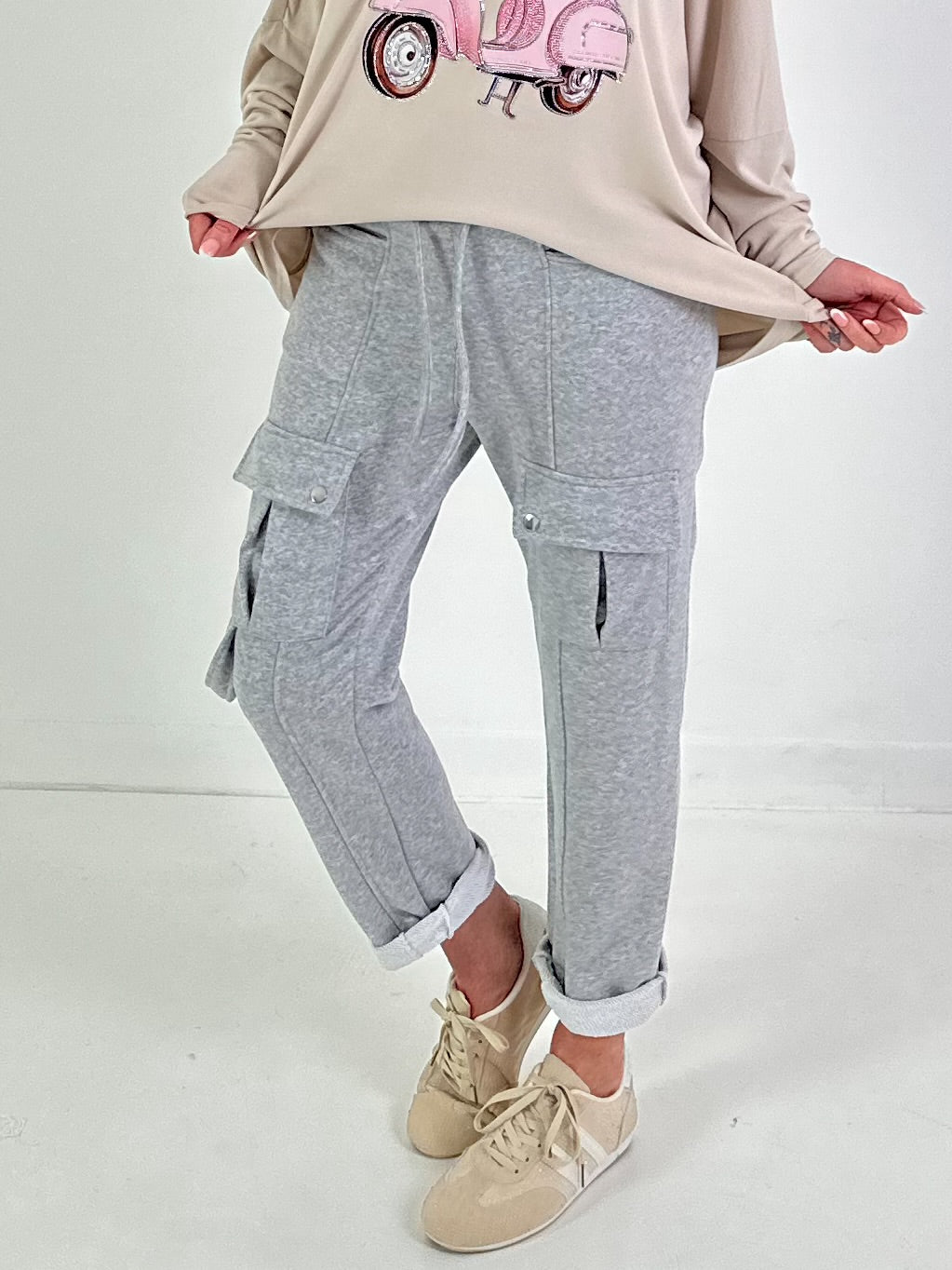 Trousers with cargo pockets - grey