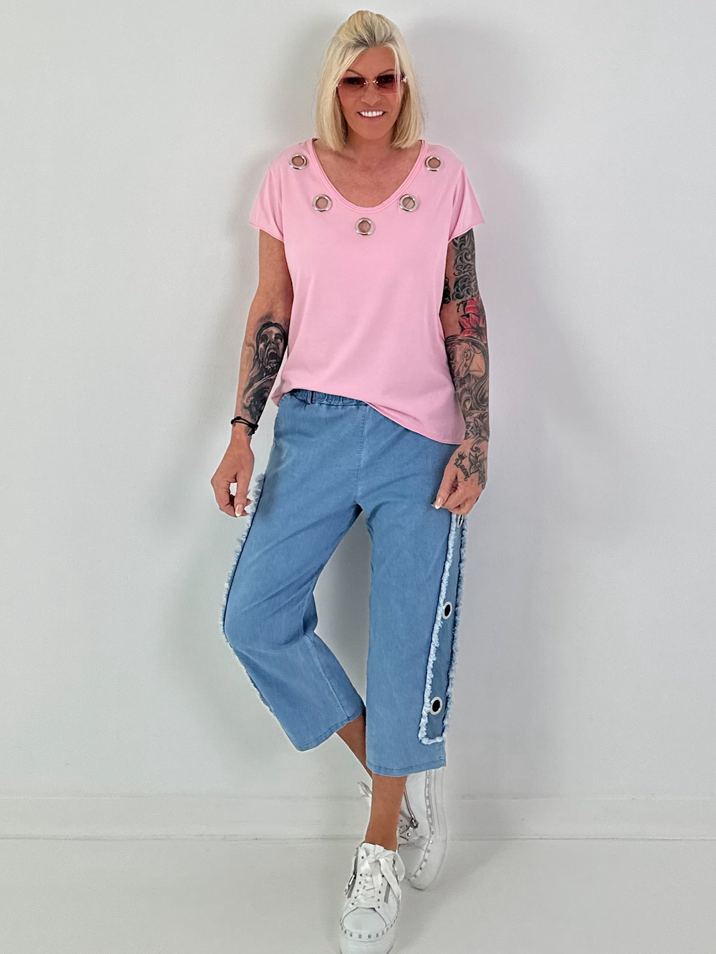 T-Shirt with eyelet cut-out - pink