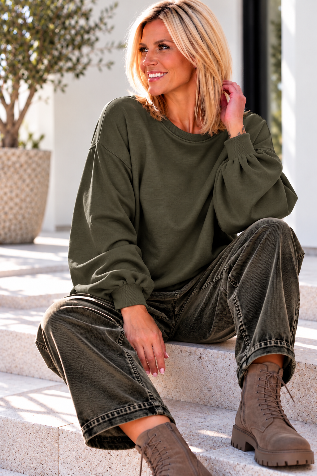 Balloon sweater with ruched sleeves - olive
