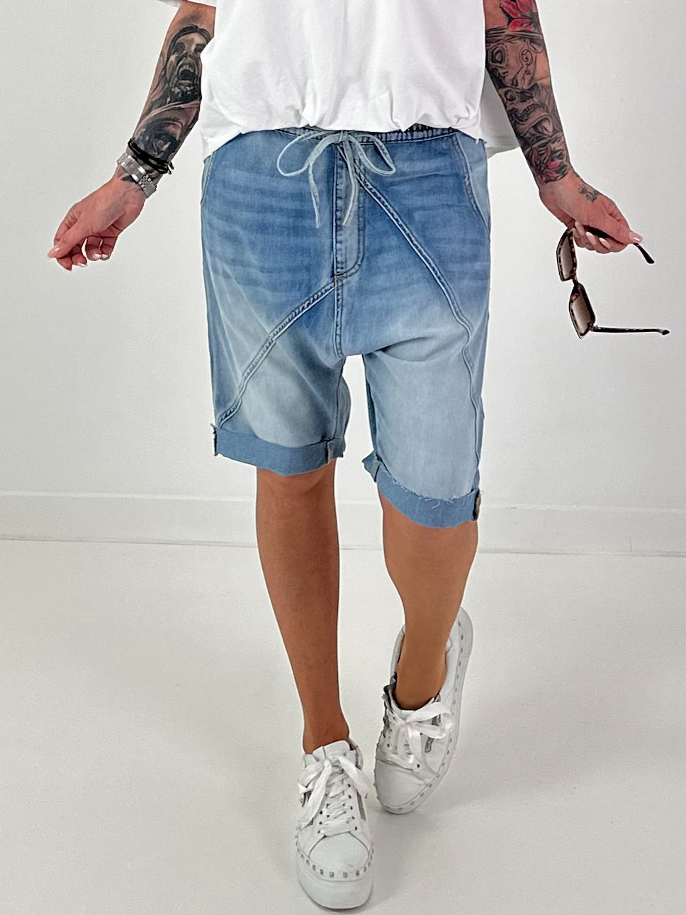 Short denim baggy shorts