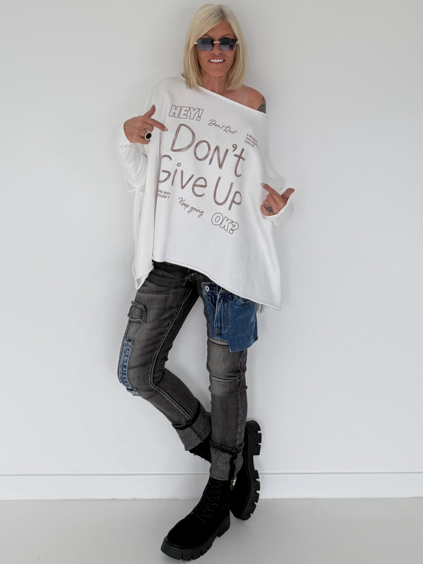 Sweater Dont Give Up - weiss