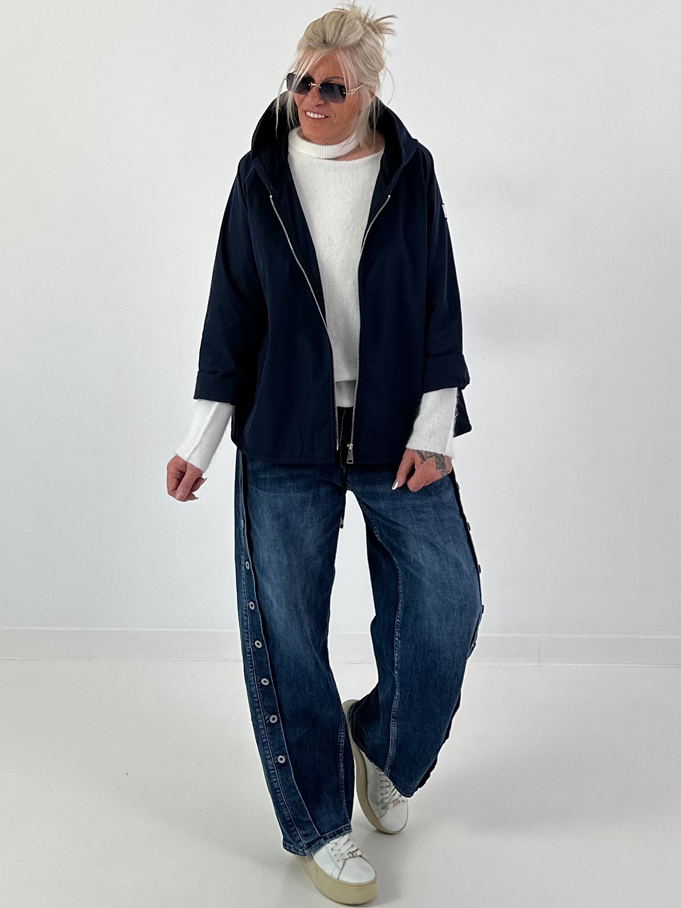 Light jacket with hood - navy blue