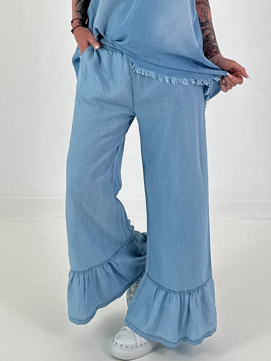 Jeanshose mit Volantsaum - hellblau