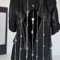 Stylischer Blazer in Lederoptik mit abnehmbaren Kettenelementen - schwarz