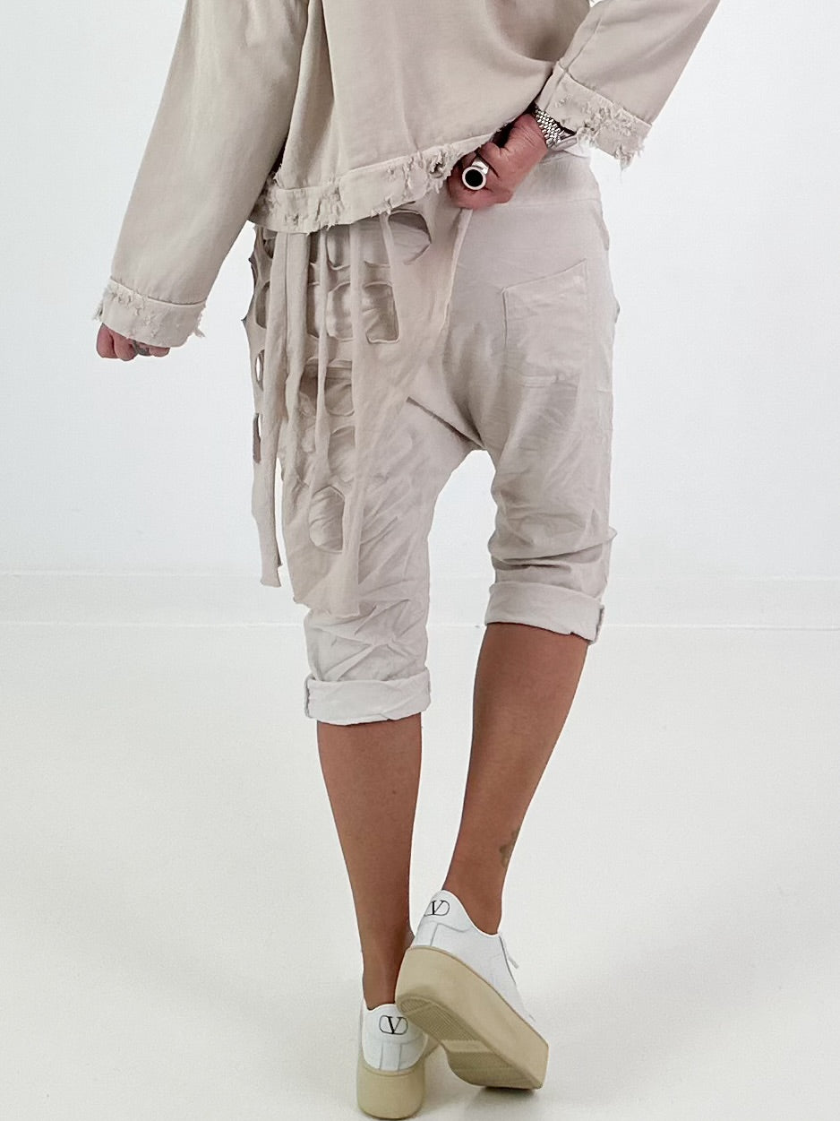 Kurze Baggy mit Zipper Details - beige