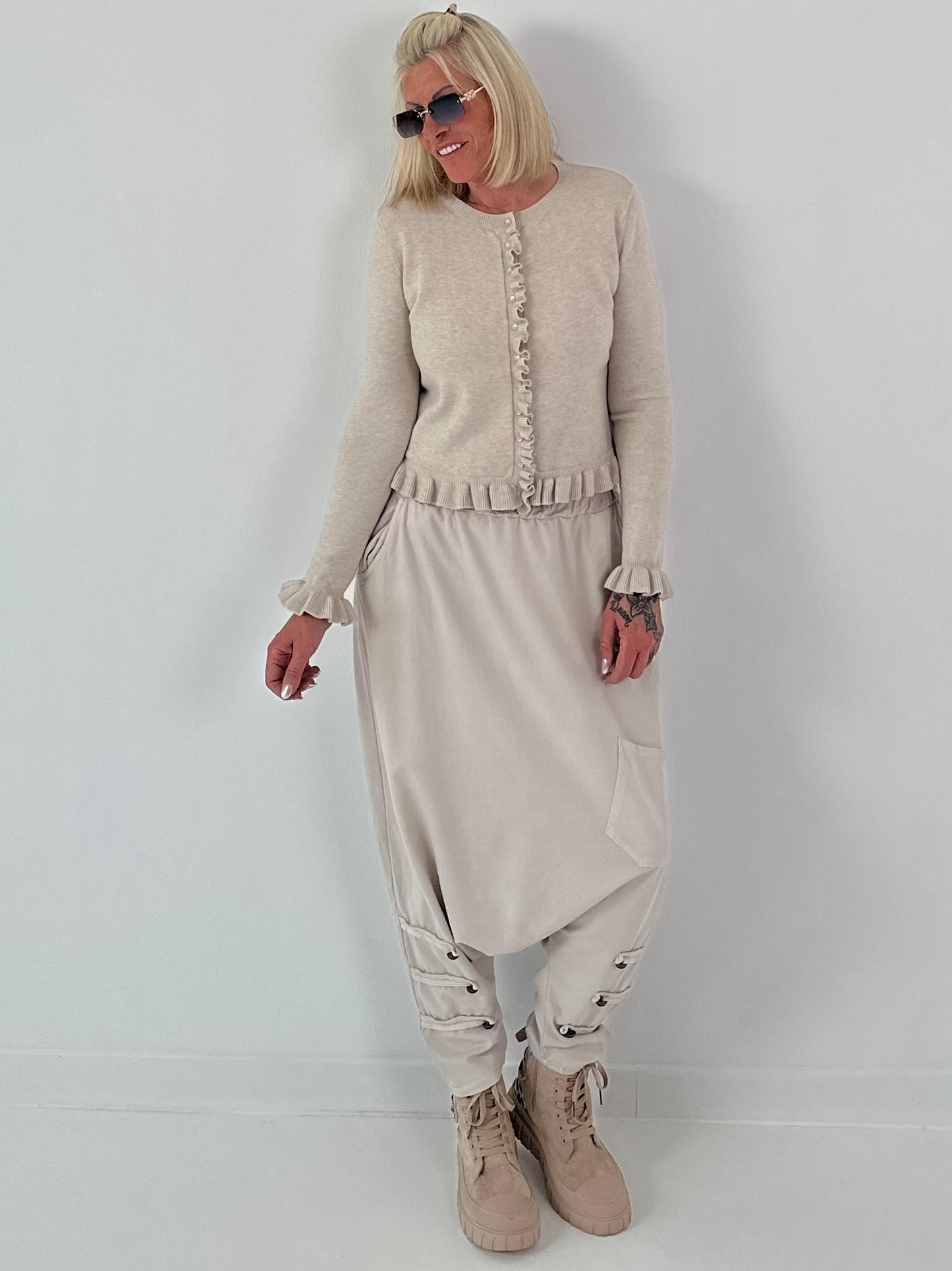 Gebreid vest met ruches - beige