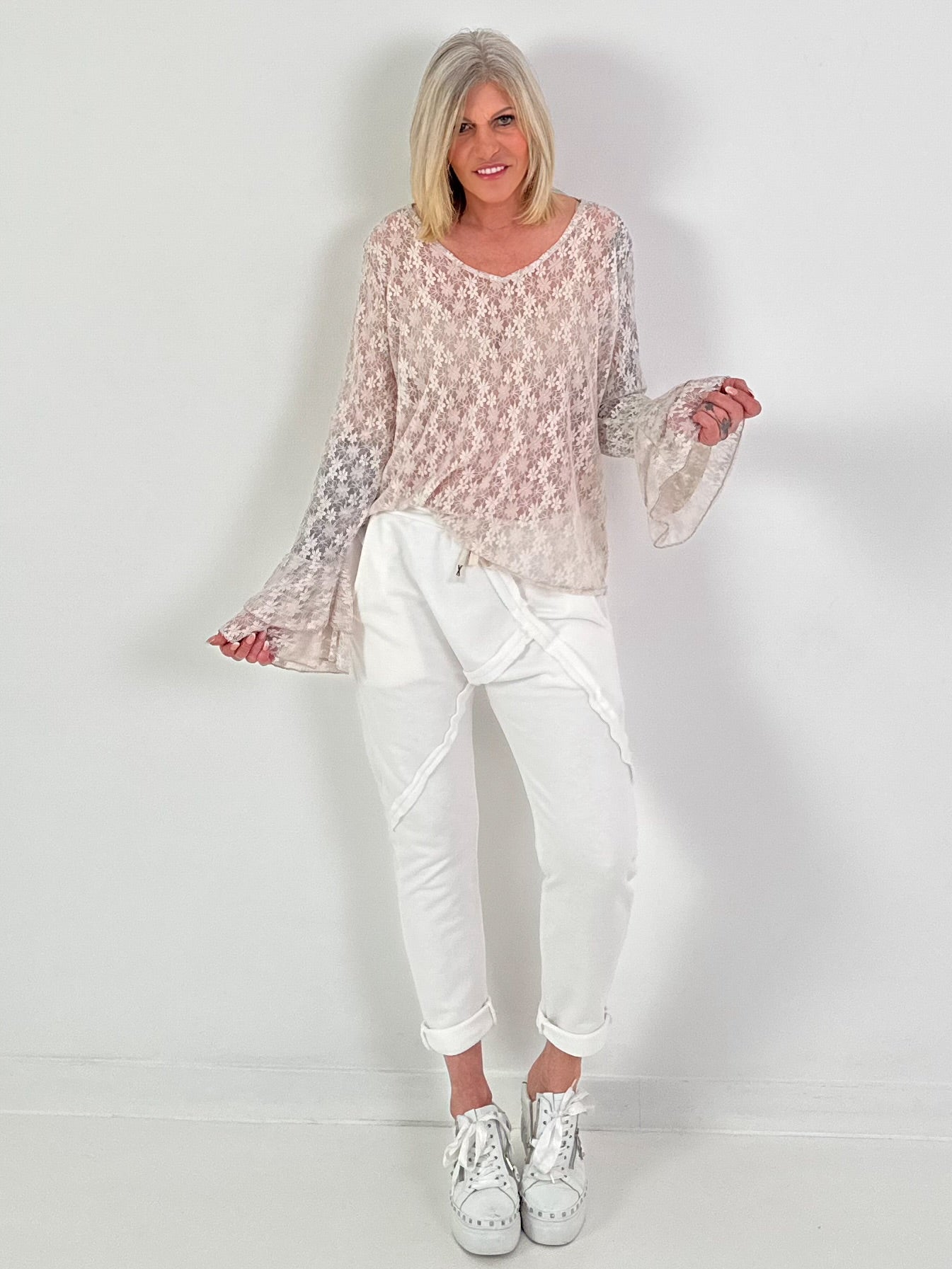 Blouse van bloemenkant - beige