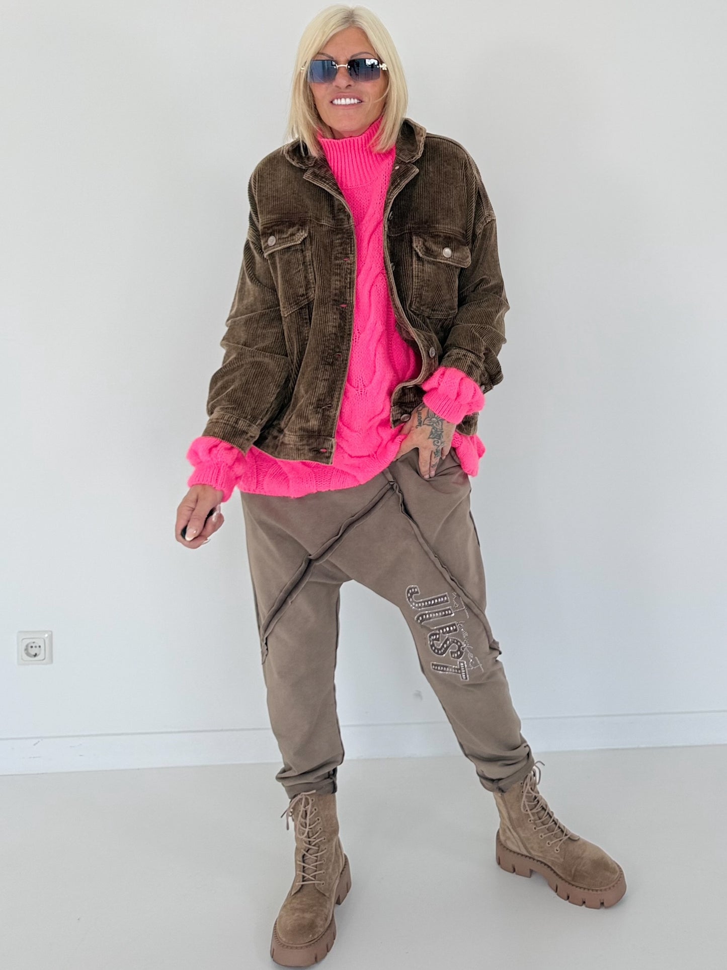 Kuschliger Strickpullover mit Zopfmuster - neonpink