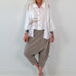 Bluse mit Cold Shoulder und fransigen Abschlüssen - weiss